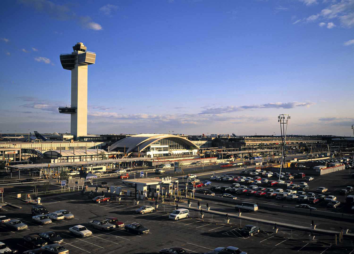 LaGuardia Airport pickup and private airport transportation